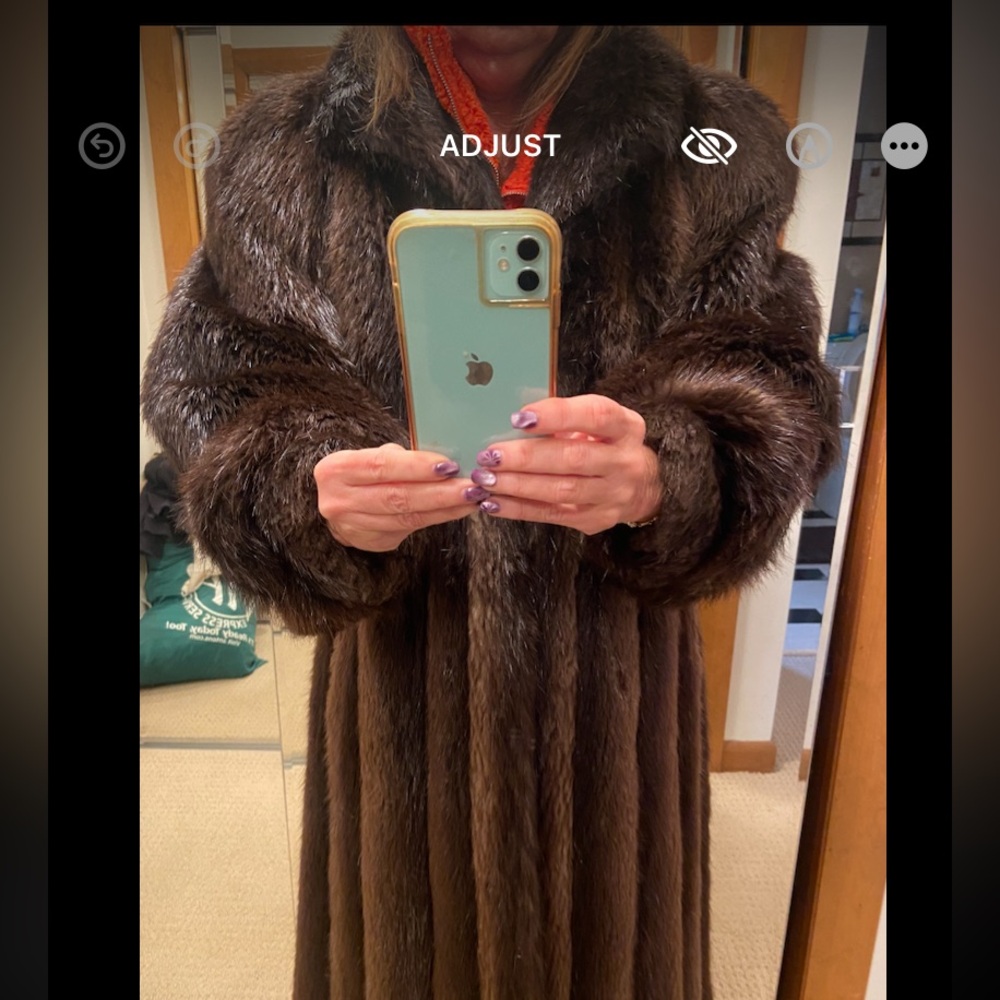 Vintage Full Length Beaver Fur Coat Color Ebony Size Small in perfect condition! - Picture 10 of 15